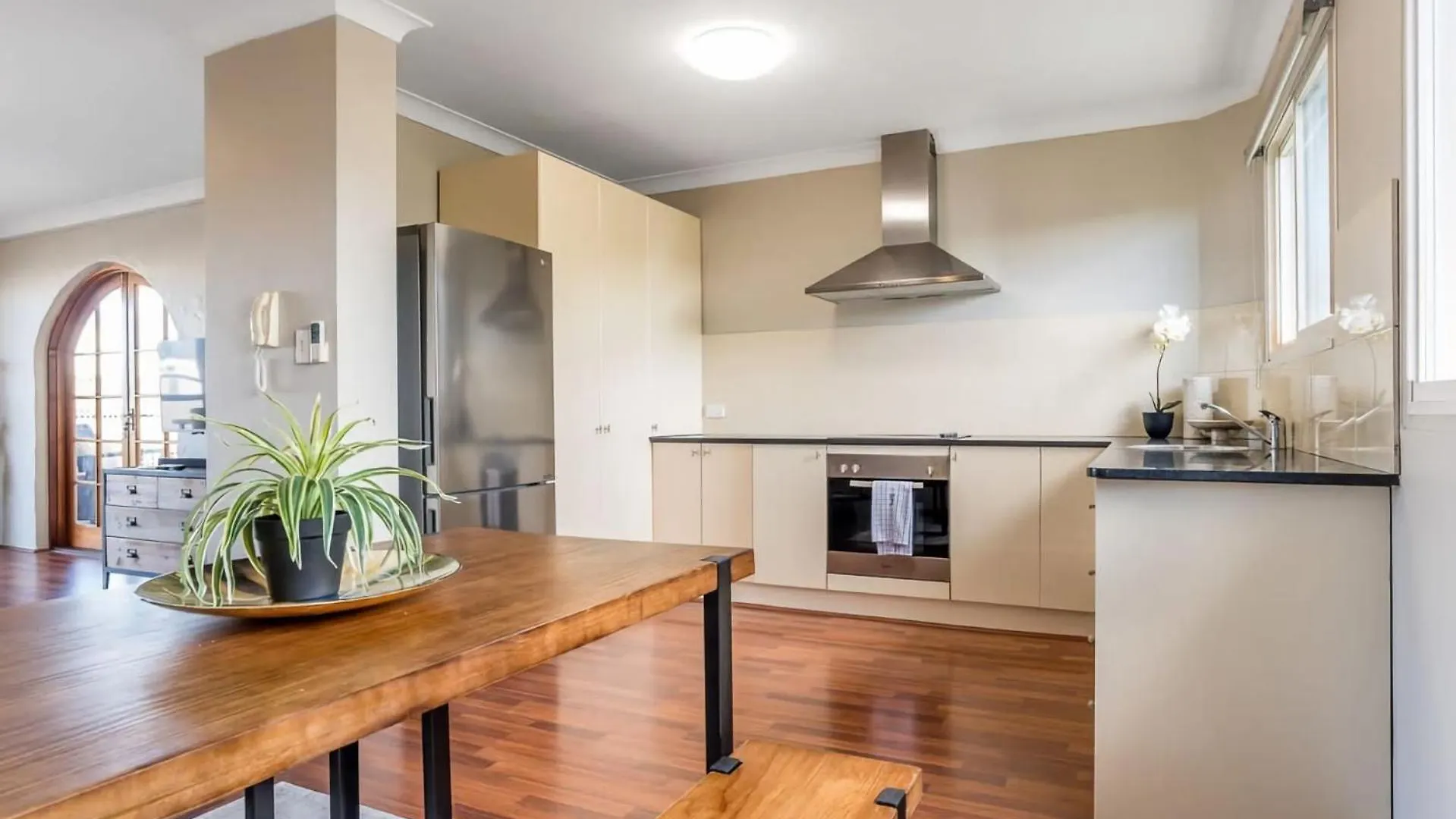Apartment Inner City Pad Indooroopilly Brisbane