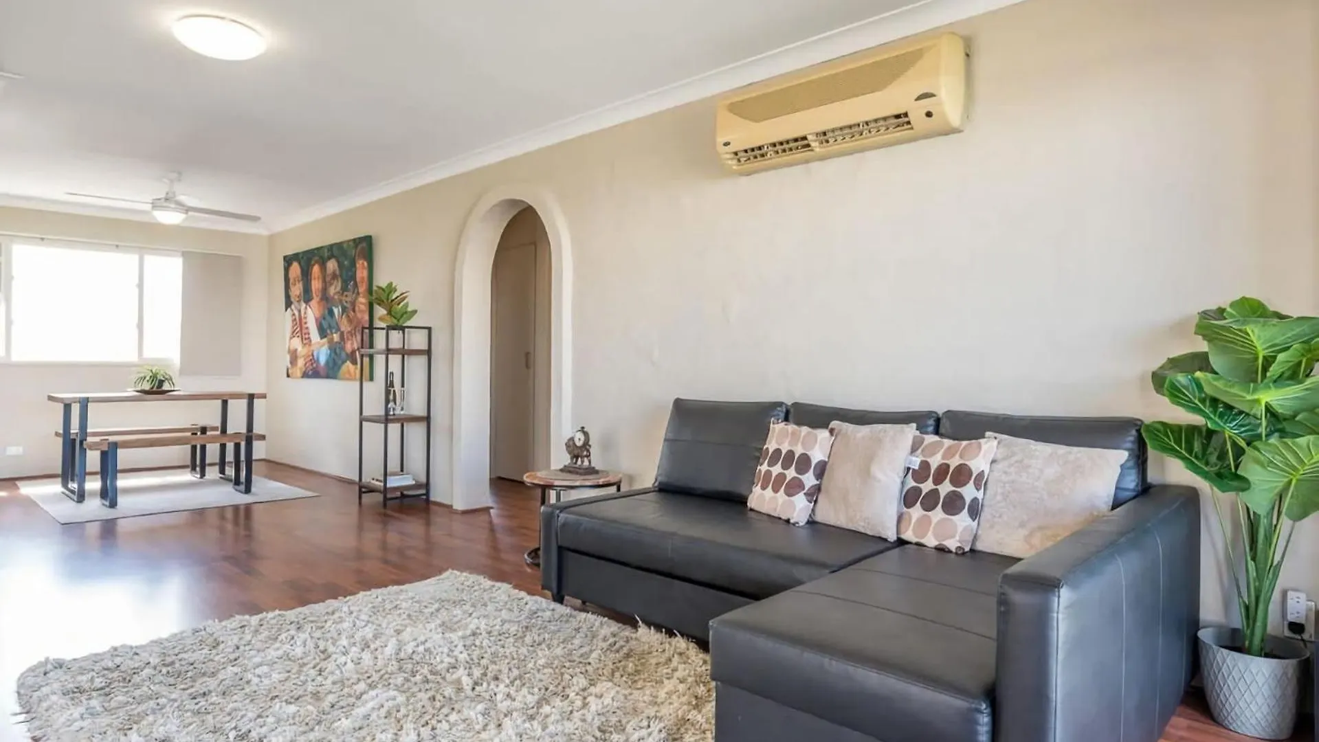 Inner City Pad Indooroopilly Brisbane 0*,
